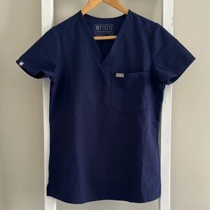 FIGS Catarina One-Pocket Scrub Top